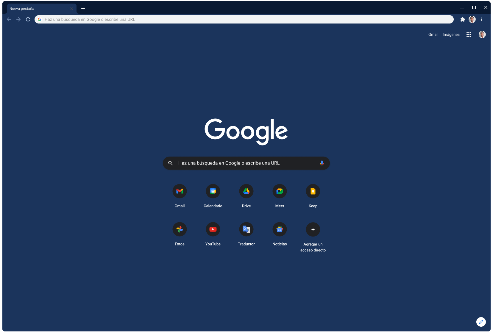 Ventana del navegador Chrome que muestra Google.com, con el tema gris oscuro.